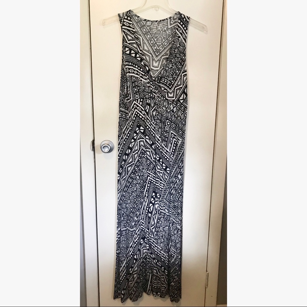 APT 9 Maxi Dress Black and White